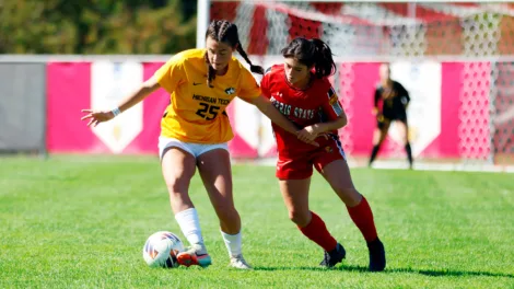 Huskies soccer falls at Ferris State Sunday